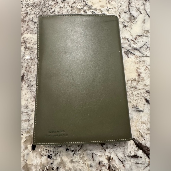 Notebook - Picture 2 of 5